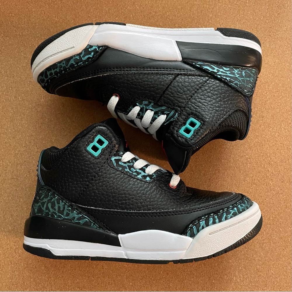 Kids Jordan 3 retro se Moto size 11C preowned